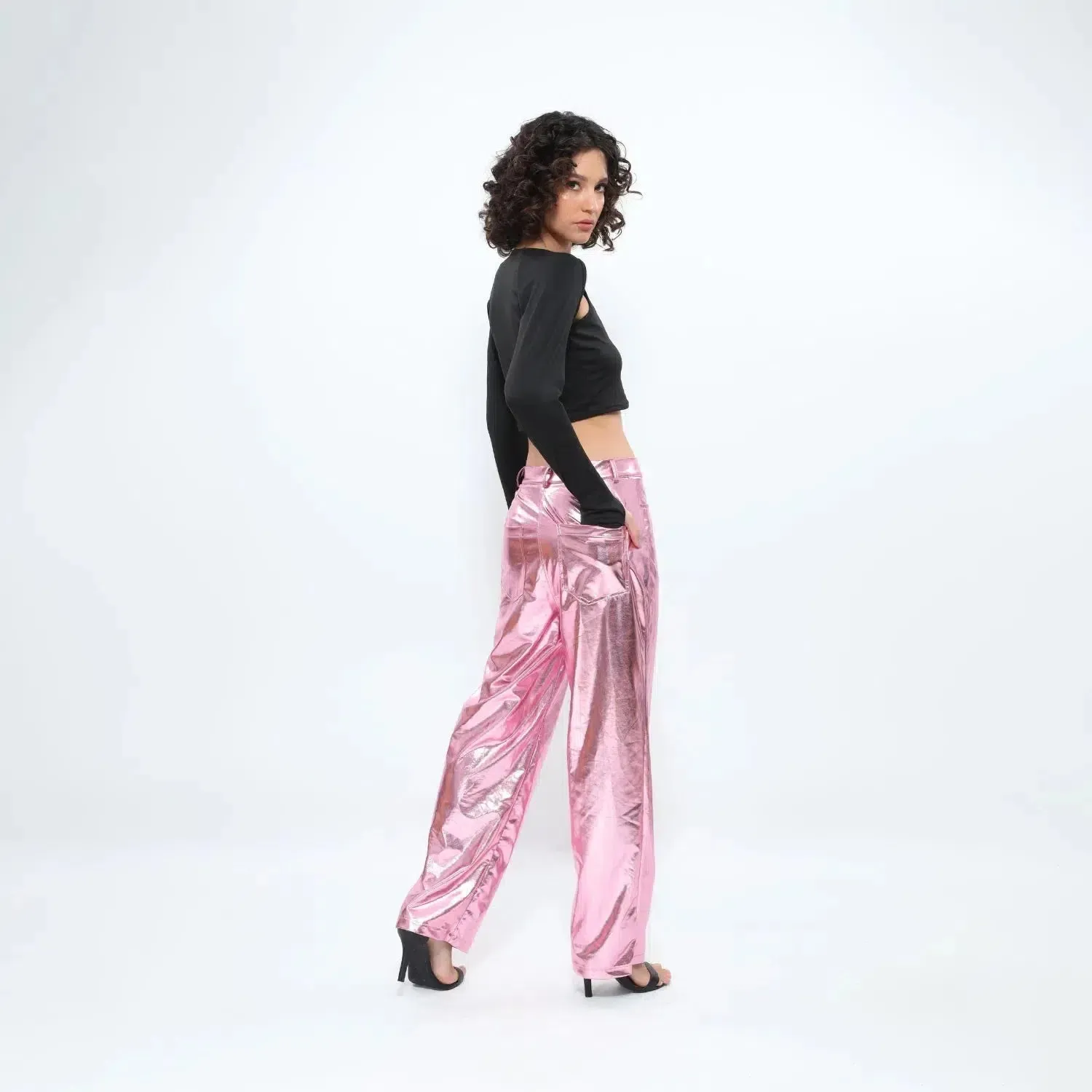 Aquira – Metallic pastel hues – Satin trousers