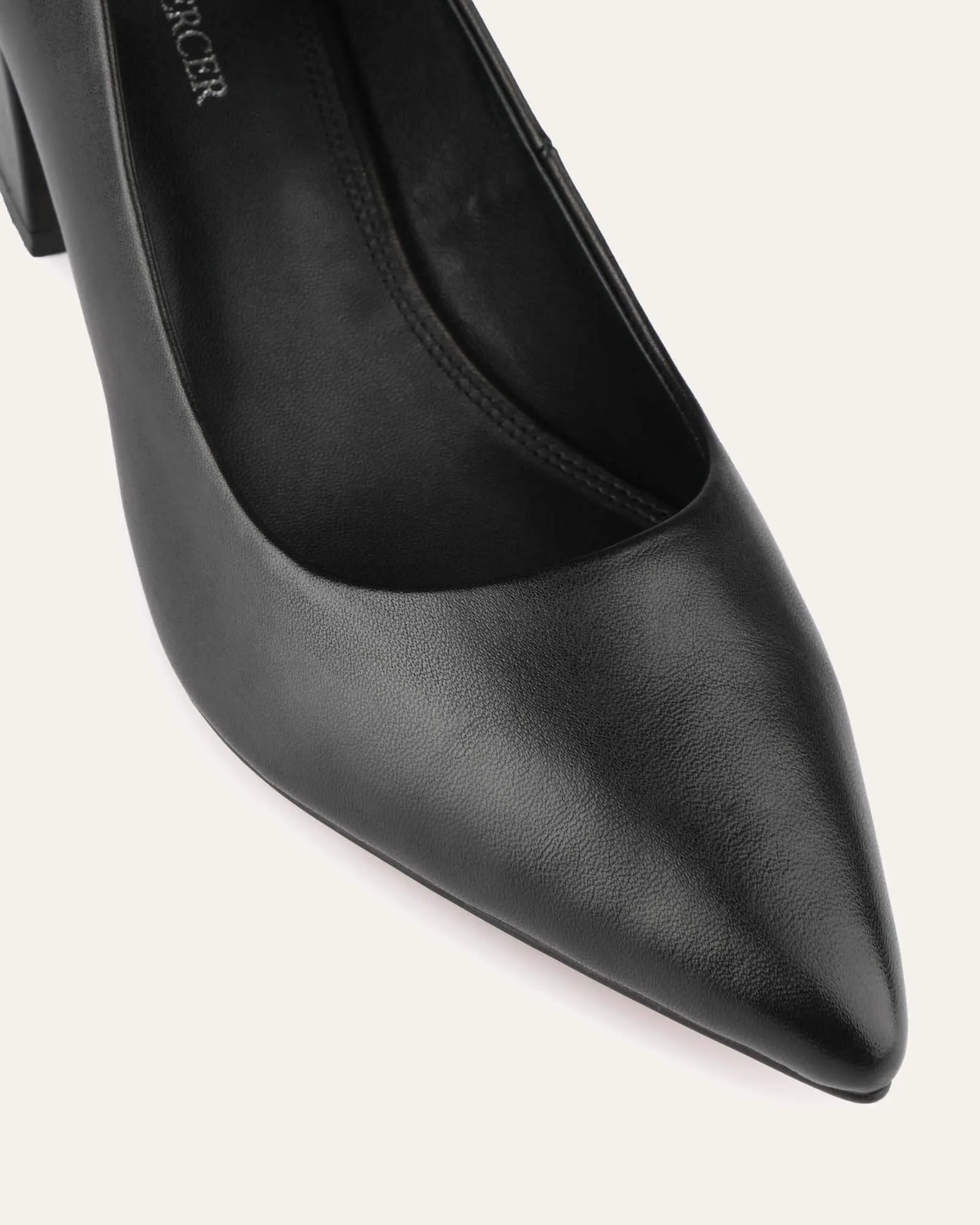 CARRINGTON LOW HEELS BLACK LEATHER