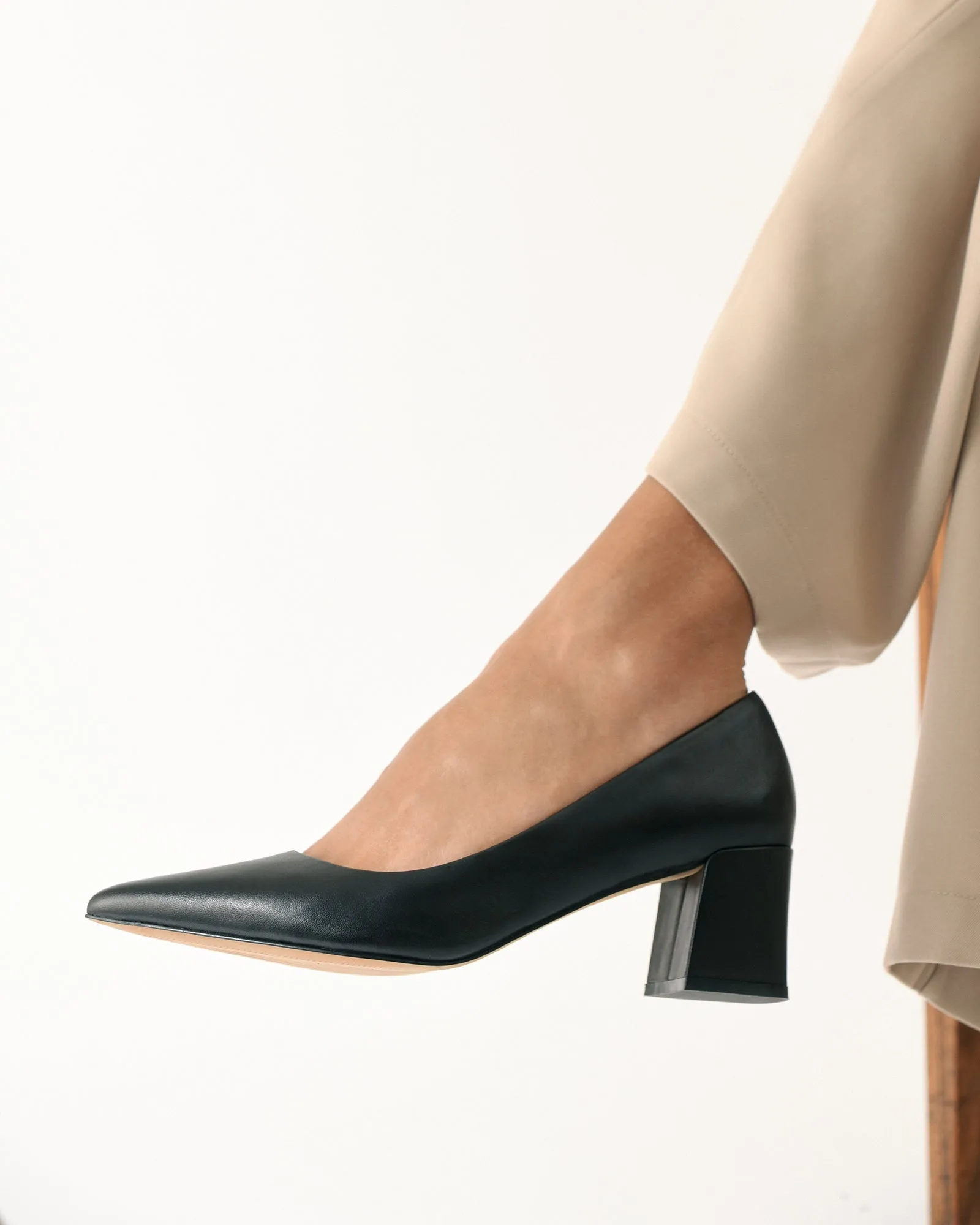 CARRINGTON LOW HEELS BLACK LEATHER