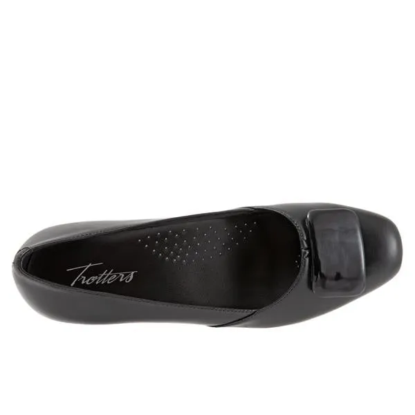 Delse Black Leather Low Heeled Shoes